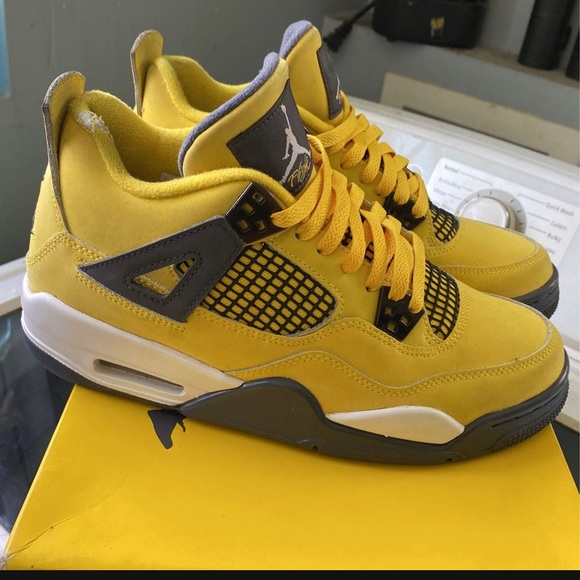 Air Jordan Retro 4 Lightning - Picture 7 of 8